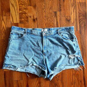 Abercrombie 4" high rise mom short size 22 (36)